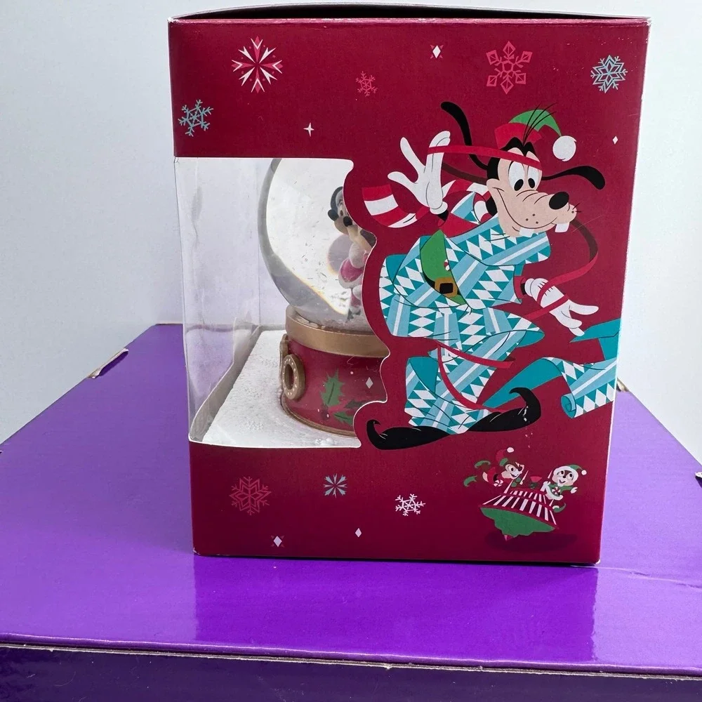 Disney Mickey and Minnie Mouse Christmas Holiday Snow Globe 2020 RETIRED